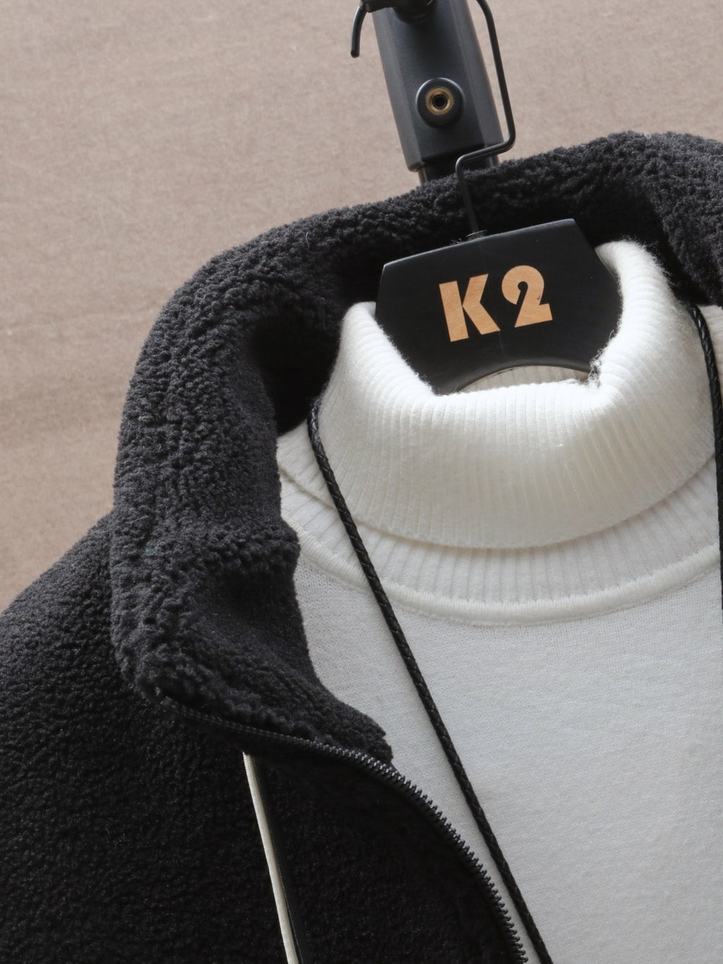 Men’s Blue & White Checkered Plush Winter Coat – Hooded Zip-Up Jacket