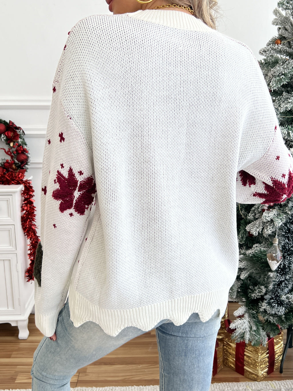 Festive Women’s Christmas Sweater – Soft Long Sleeve Knit Pullover with Scalloped Trim